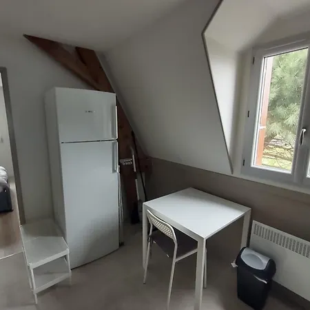 Julia - Parking Gratuit, Gare De Et St-pierre-des-corps Tgv & Parc Expo